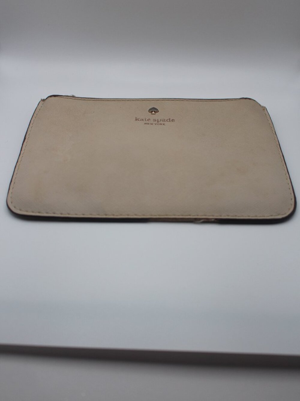 Kate Spade New York Cream Textured Zip Pouch Clutch 0032